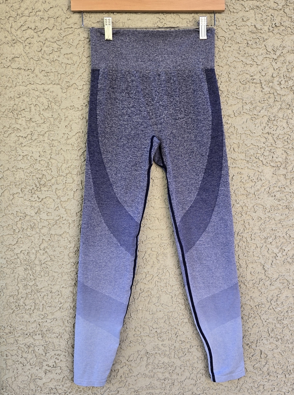VS Pink Seamless High-Waisted Ombre Workout Leggings - Light Blue - Picture 2 of 8